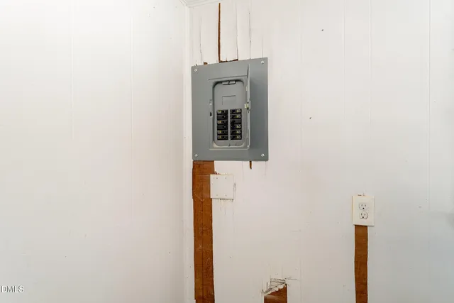 a view of a yard in front of a building