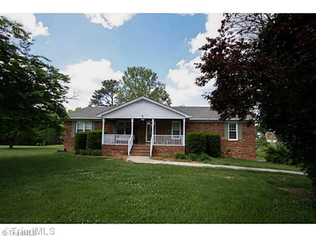 1088 Sunset Road Clemmons, NC 27012 - Photo 1 of 16 Exterior Front.