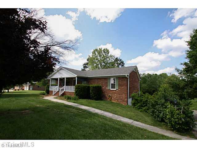 1088 Sunset Road Clemmons, NC 27012 - Photo 2 of 16 Exterior Front.