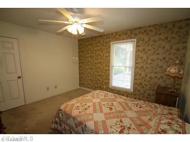 1088 Sunset Road Clemmons, NC 27012 - Photo 14 of 16 2nd Bedroom.