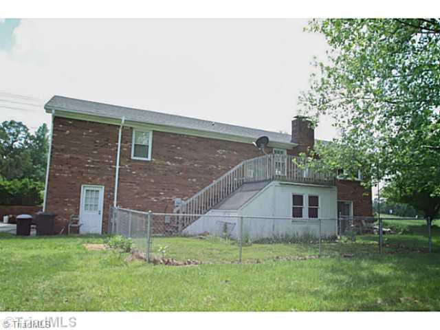 1088 Sunset Road Clemmons, NC 27012 - Photo 4 of 16 Exterior Back.