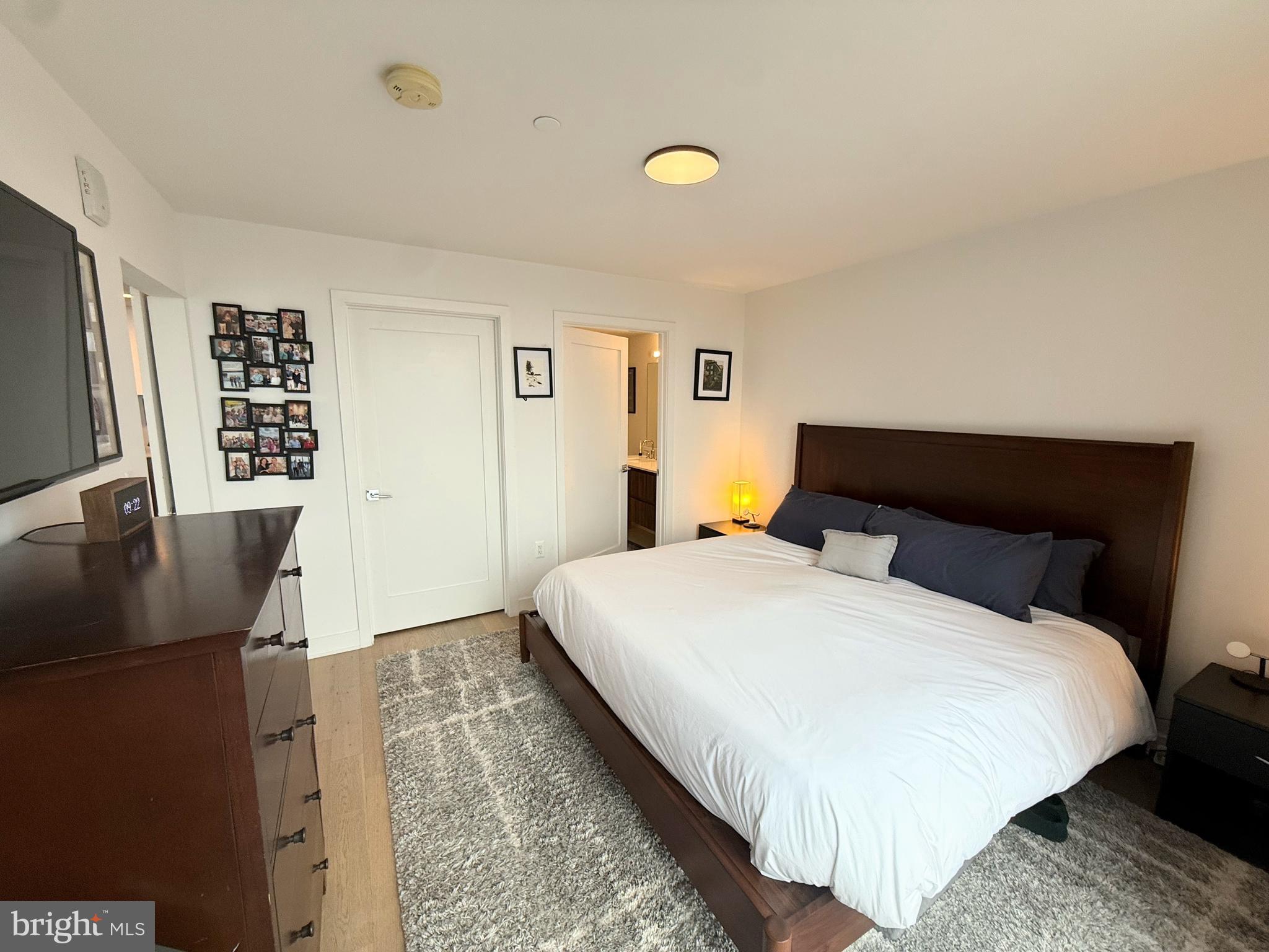 37 L Street Southeast, Unit 302 Washington, DC 20003 - Photo 8 of 17