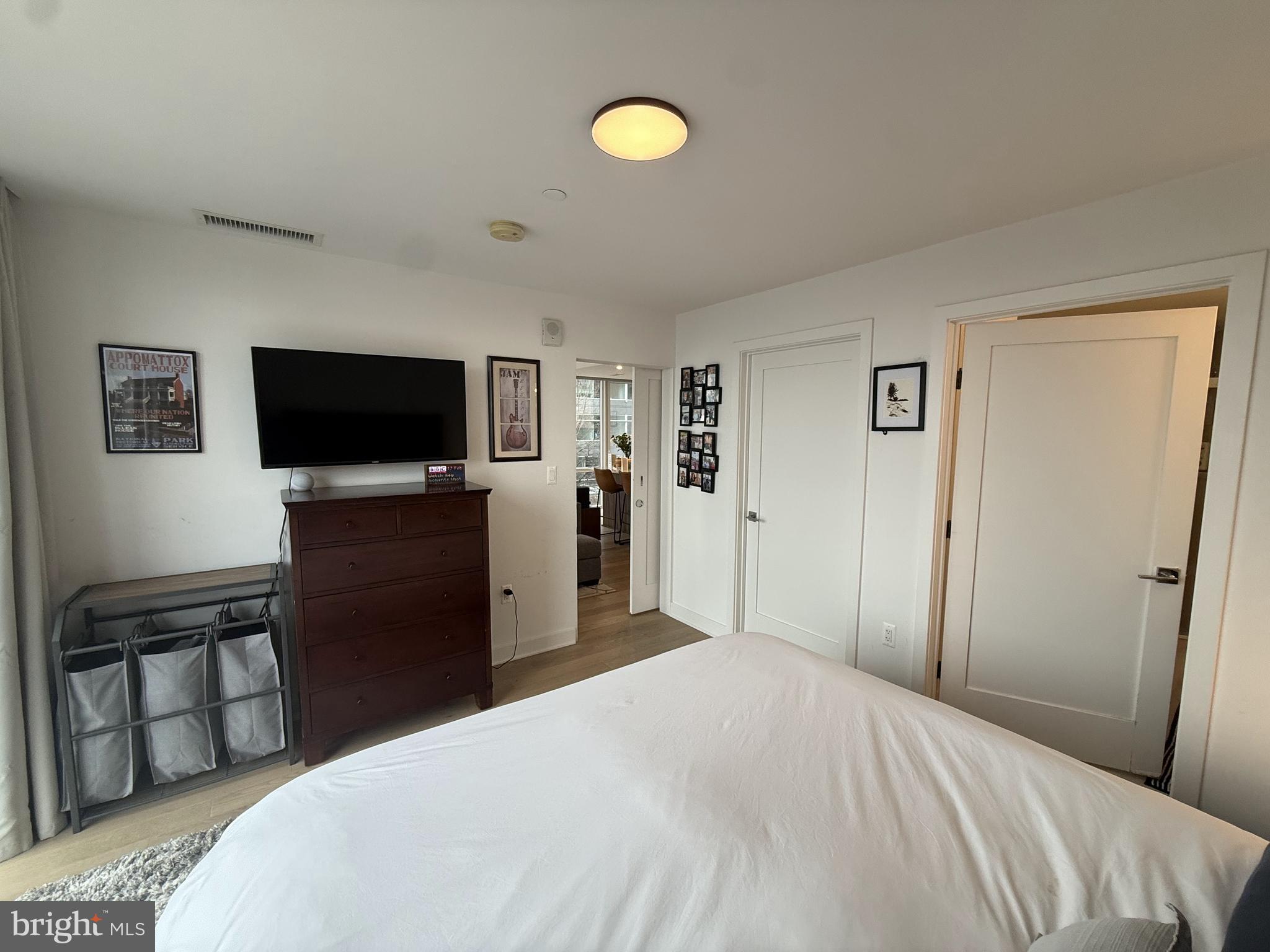 37 L Street Southeast, Unit 302 Washington, DC 20003 - Photo 9 of 17