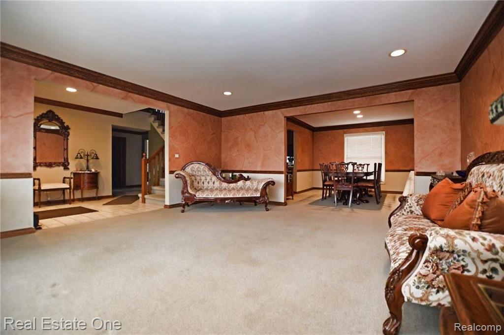 31210 Claymore Road Farmington Hills, MI 48331 - Photo 4 of 21