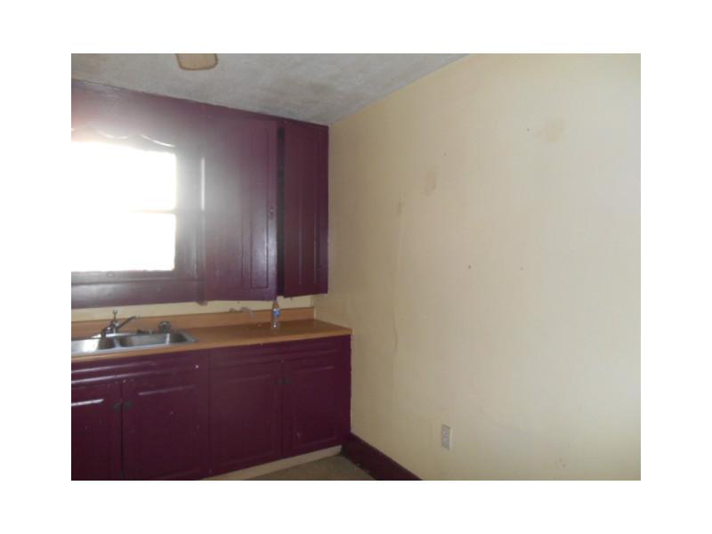 360 East Cecil Street Springfield, OH 45503 - Photo 8 of 20