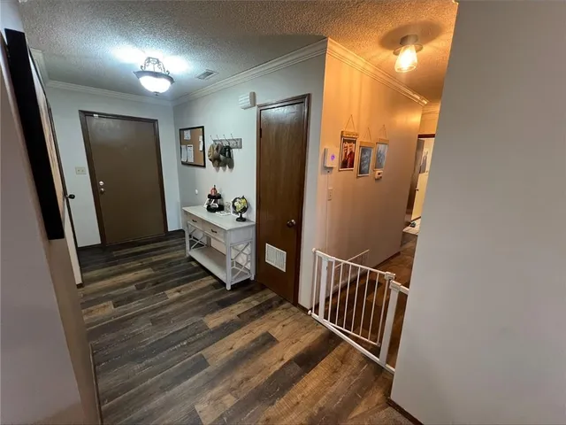 $245,000 | 308 Caroline Drive, Frontenac, KS 66763