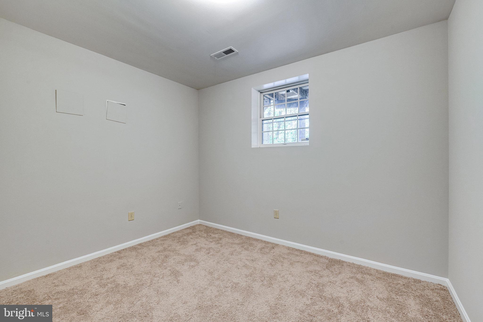 9997 Courthouse Road Vienna, VA 22181 - Photo 54 of 64 Closer view of Den #1