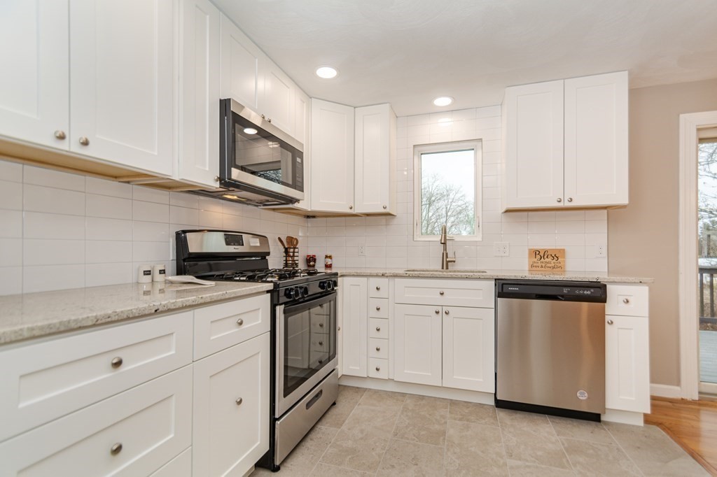 32 Fowler Road Lowell, MA 01854 - Photo 9 of 34