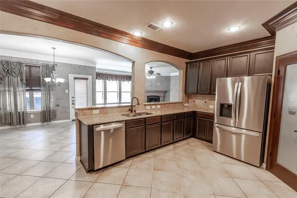 $3,500 | 2931 Bandera, Grand Prairie, TX 75054