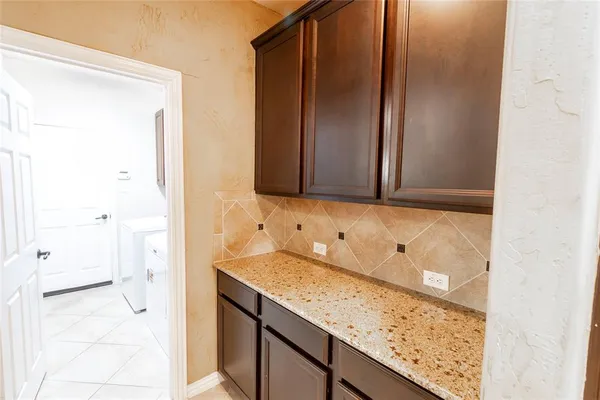 $3,500 | 2931 Bandera, Grand Prairie, TX 75054