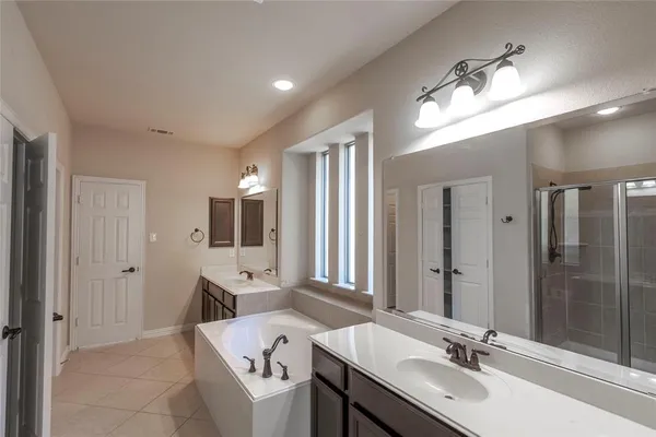 $3,500 | 2931 Bandera, Grand Prairie, TX 75054
