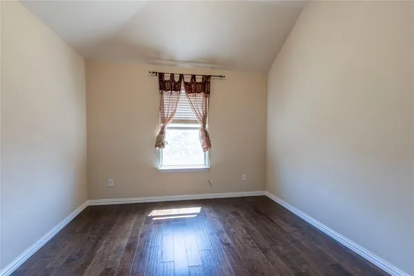 $3,500 | 2931 Bandera, Grand Prairie, TX 75054