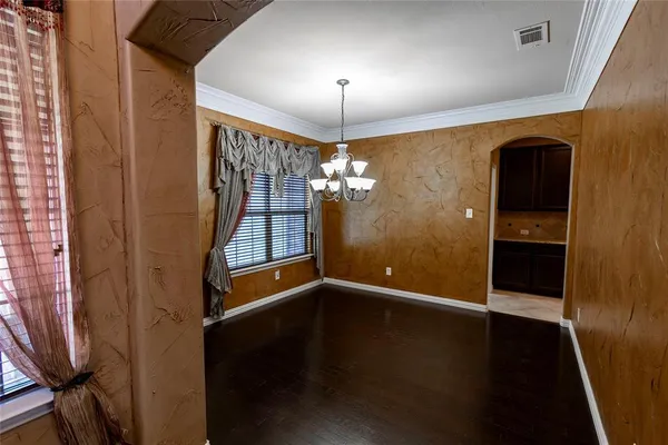 $3,500 | 2931 Bandera, Grand Prairie, TX 75054