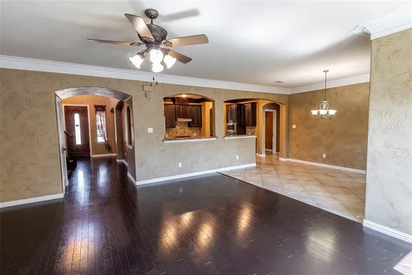 $3,500 | 2931 Bandera, Grand Prairie, TX 75054