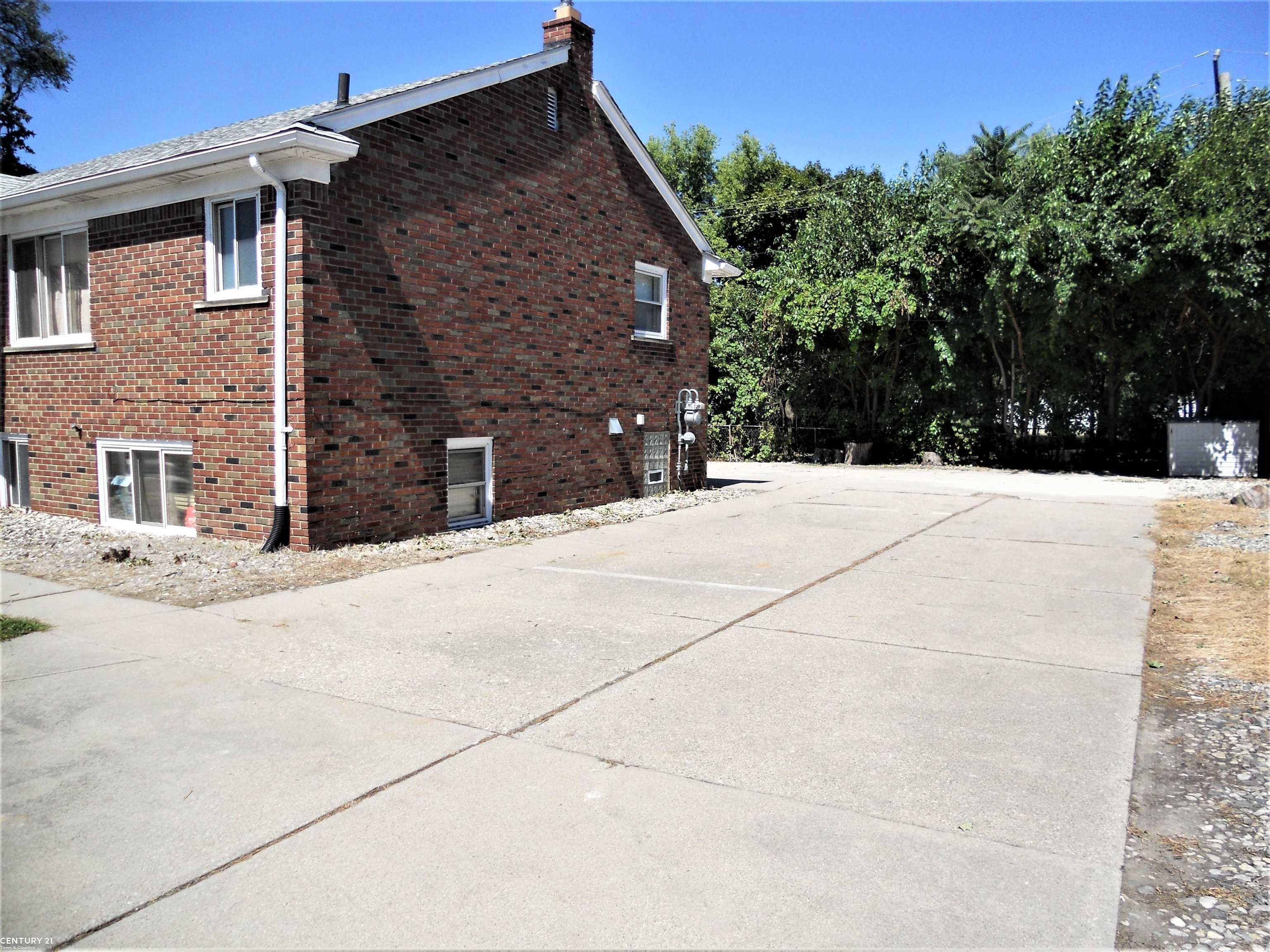 17455 East Eleven Mile Road, Unit A Roseville, MI 48066 - Photo 22 of 27