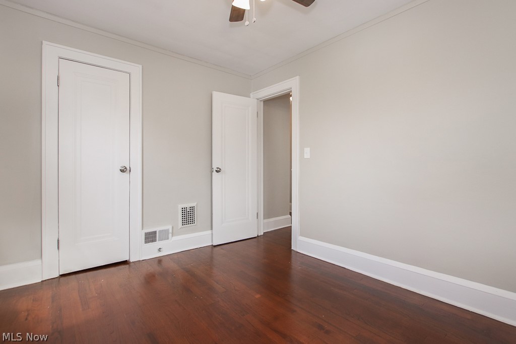 2232 Barrington Road Cleveland, OH 44118 - Photo 21 of 35