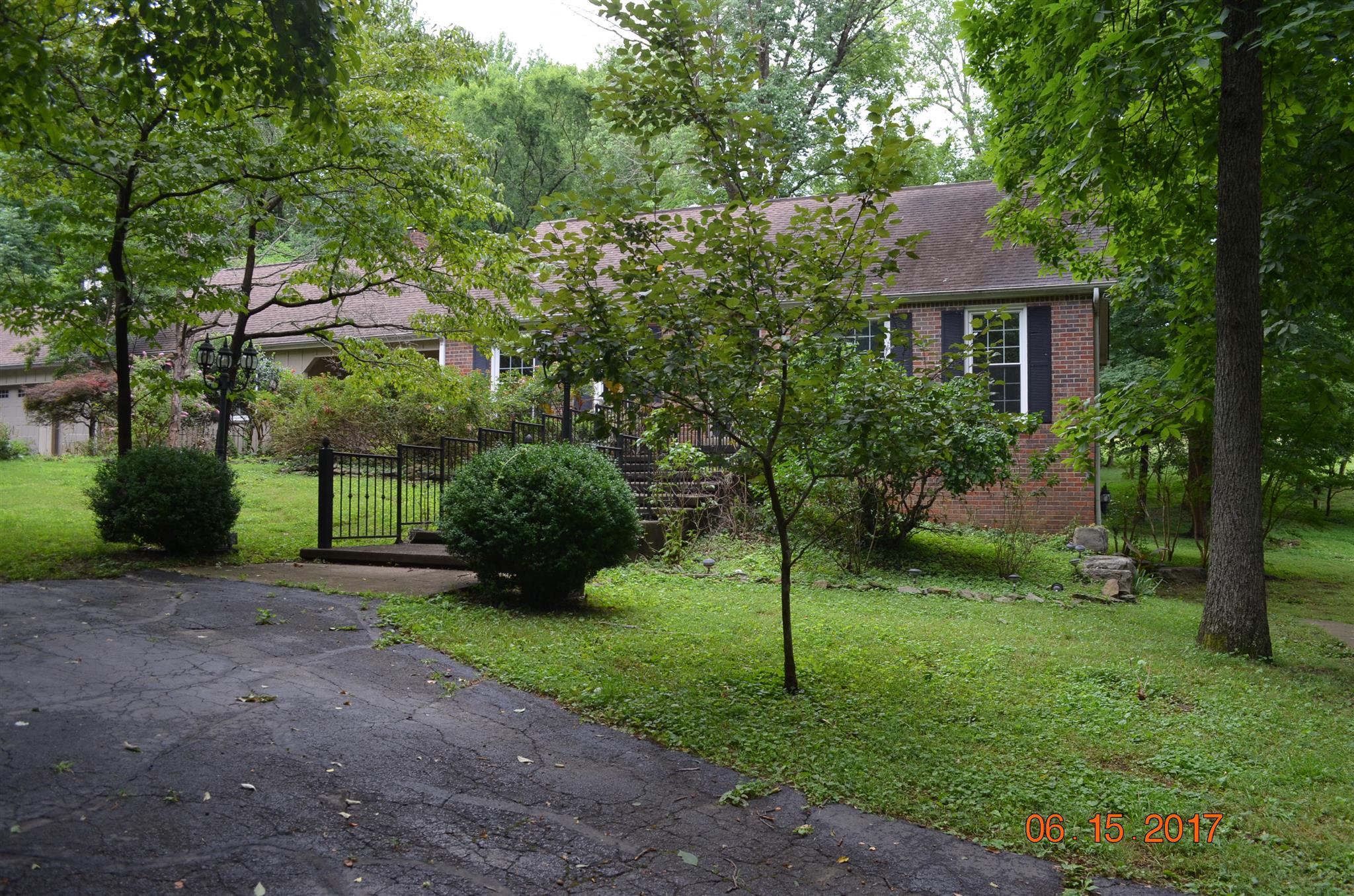 465 Seven Springs Road Clarksville, TN 37043 - Photo 3 of 18 Gallery Image 3