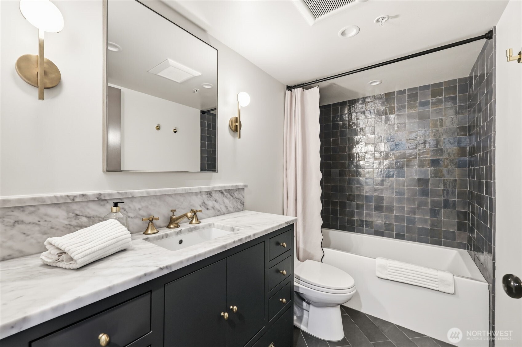 2929 1st Avenue, Unit 519 Seattle, WA 98121 - Photo 11 of 29