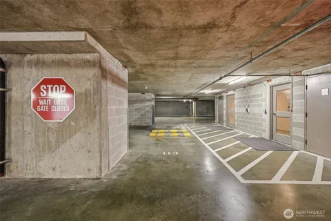 $975,000 | 2929 1st Avenue, Unit 519, Seattle, WA 98121