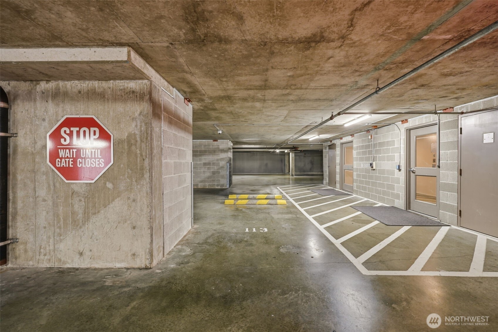 2929 1st Avenue, Unit 519 Seattle, WA 98121 - Photo 28 of 29