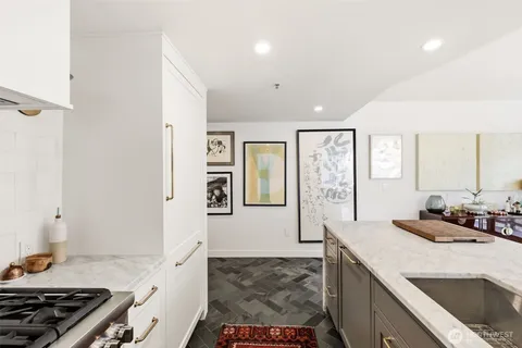 $975,000 | 2929 1st Avenue, Unit 519, Seattle, WA 98121