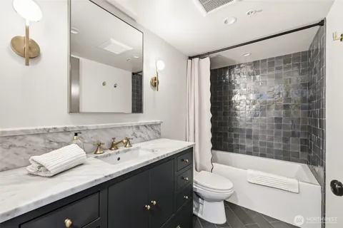 $975,000 | 2929 1st Avenue, Unit 519, Seattle, WA 98121