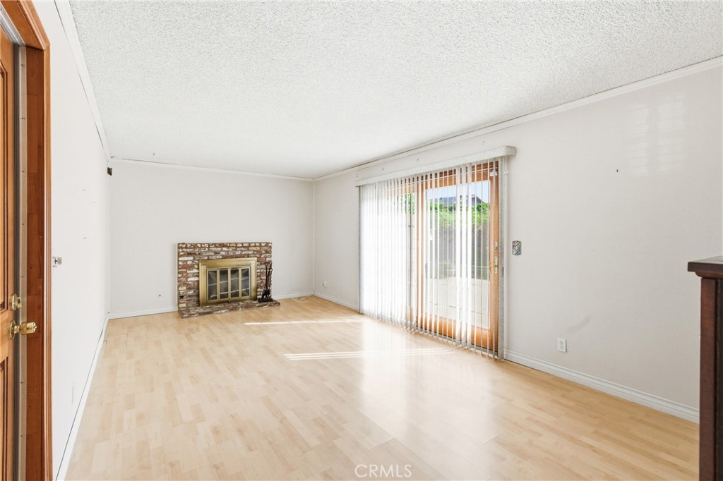 4720 Reeder Avenue Oxnard, CA 93033 - Photo 7 of 21