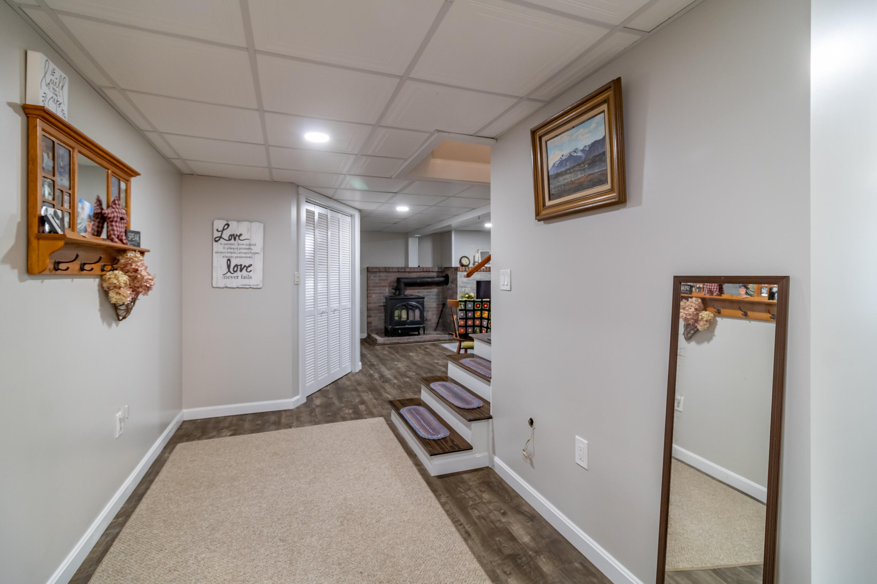 593 North Chester Road Lincoln, ME 04457 - Photo 81 of 104 593 N Chester Road Interiors-39