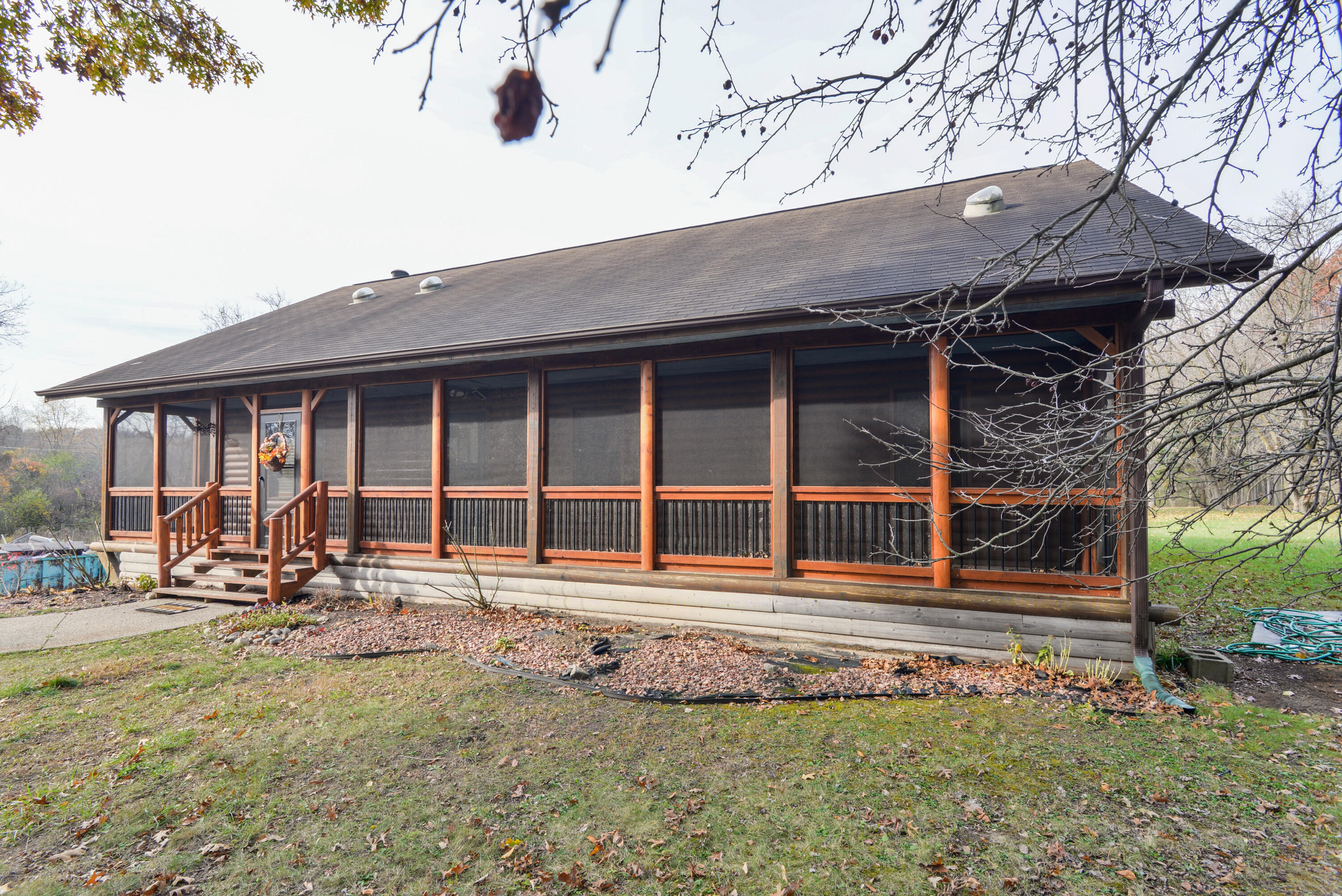 926 Sanders Road Oxford, MI 48371 - Photo 3 of 33 3