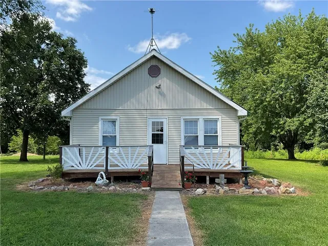 $160,500 | 18615 137th Street, Pattonsburg, MO 64670