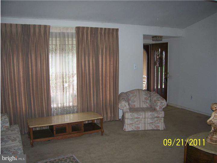 2512 Nashua Road Bensalem, PA 19020 - Photo 5 of 11 Living Room