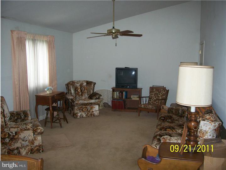 2512 Nashua Road Bensalem, PA 19020 - Photo 8 of 11 Family Room
