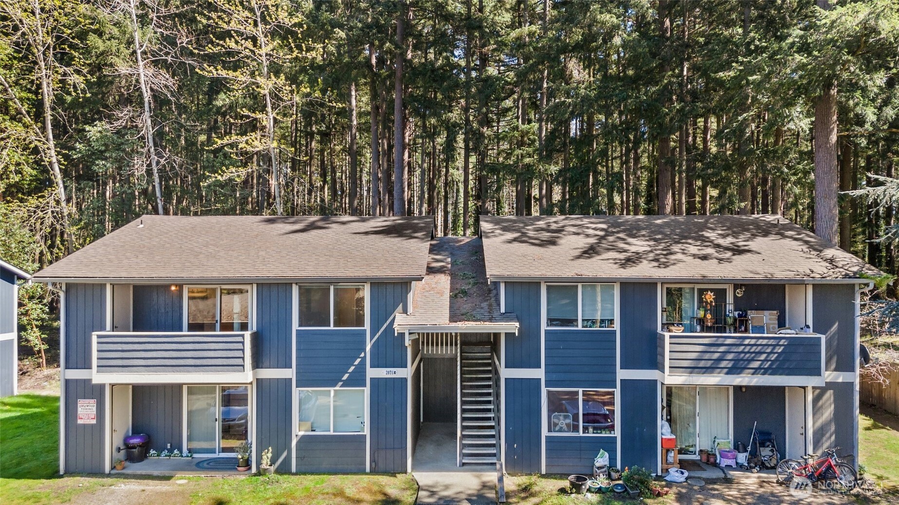 2076 East 56th Street Tacoma, WA 98404 - Photo 2 of 19
