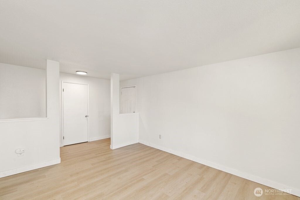 2076 East 56th Street Tacoma, WA 98404 - Photo 3 of 19