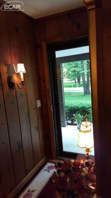 621 Morrish Road Flushing, MI 48433 - Photo 12 of 18 20442471-11.JPG