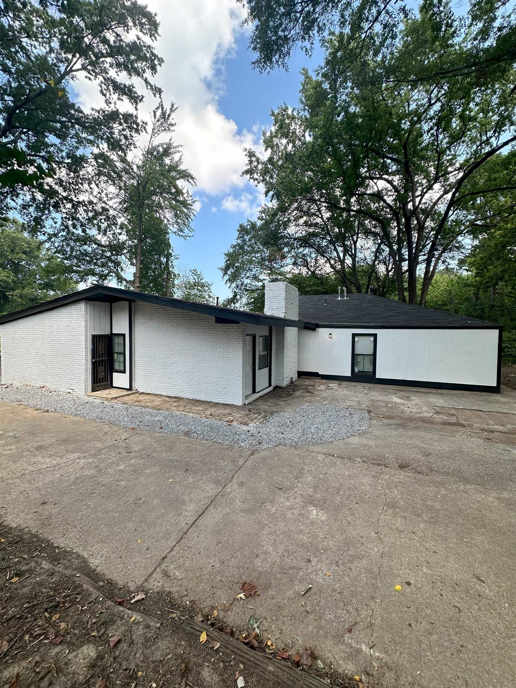 2820 Range Line Road Memphis, TN 38127 - Photo 2 of 35 a view of outdoor space and yard