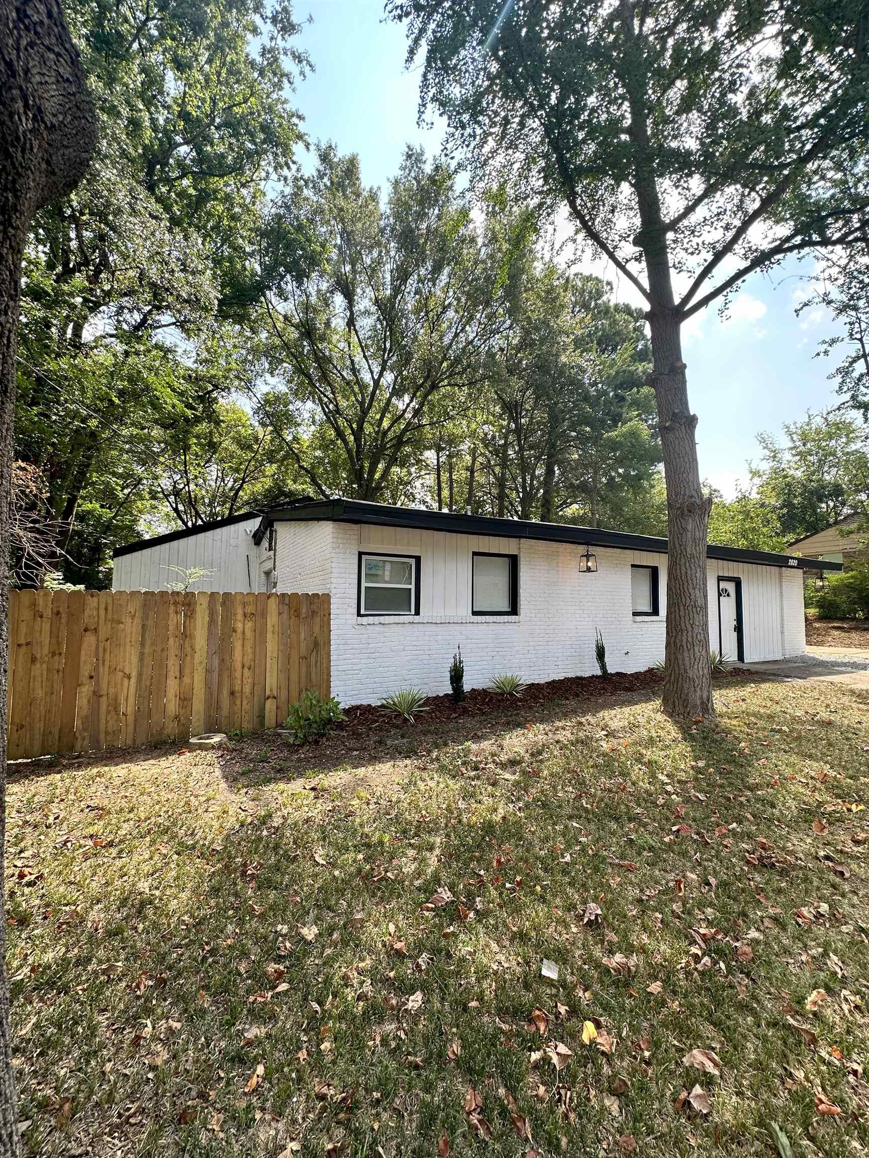 2820 Range Line Road Memphis, TN 38127 - Photo 3 of 35 a backyard of a house
