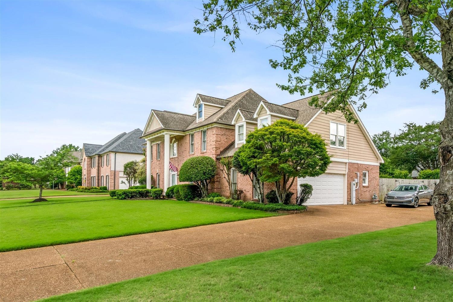 1489 John Ridge Drive Collierville, TN 38017 - Photo 5 of 39 a house view with a garden space