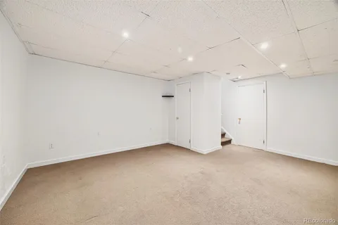 an empty room with an entryway