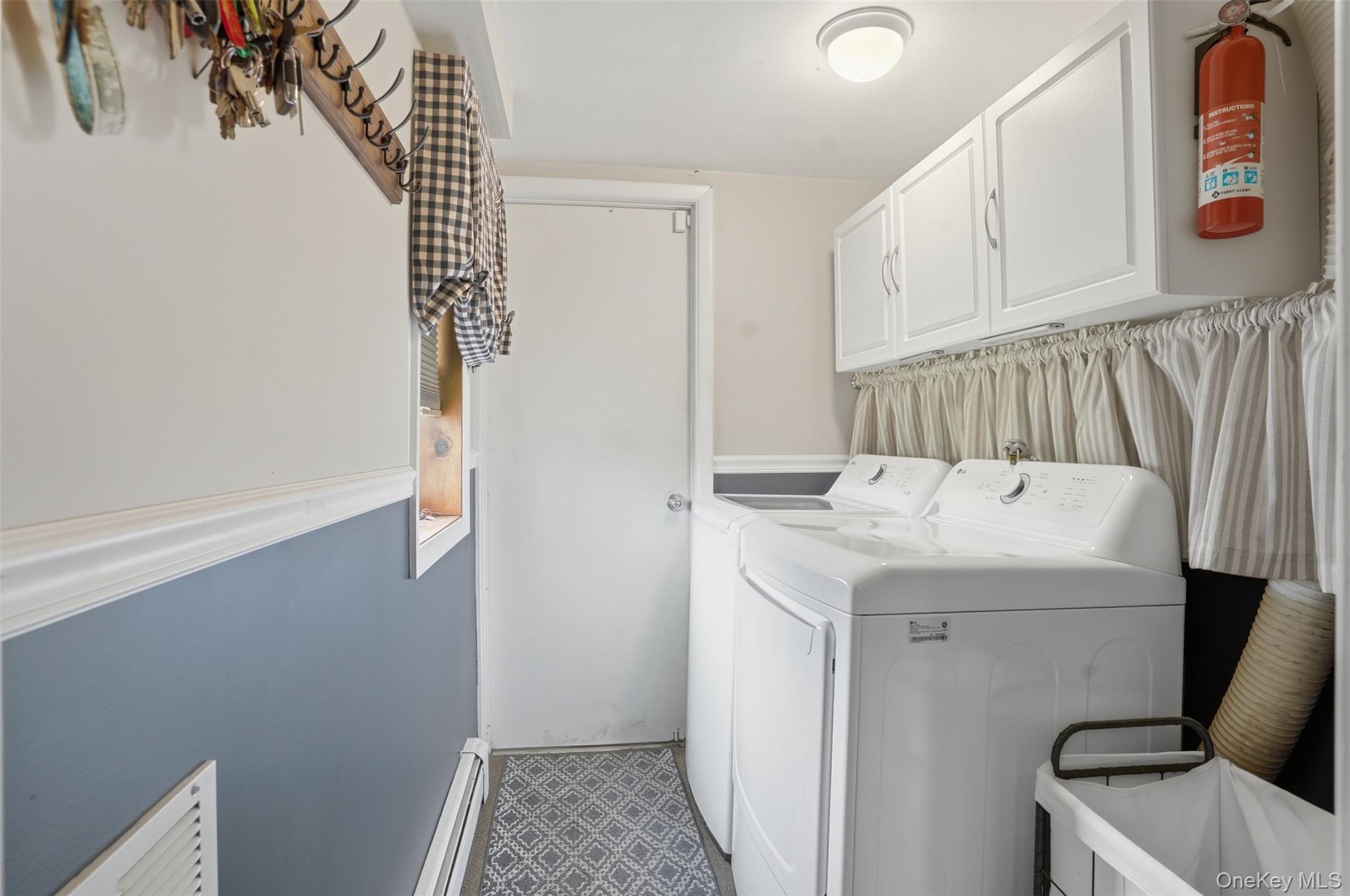 23 Old Cross Road Warwick, NY 10990 - Photo 28 of 34 Laundry / mudroom with access to garage
