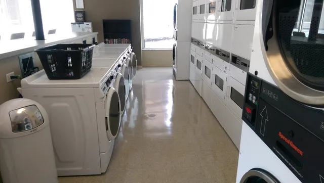 $214,900 | 512 North McClurg Court, Unit 2003, Chicago, IL 60611