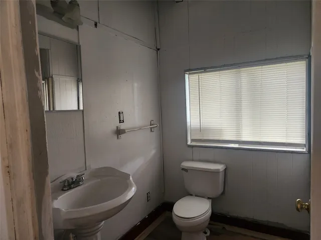 $925 | 4439 13th Street, Bacliff, TX 77518