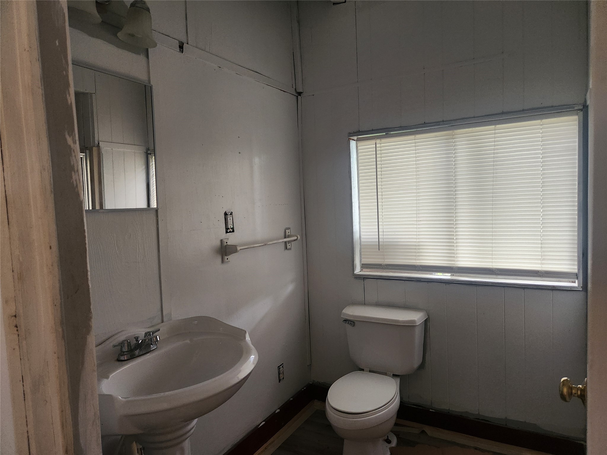 4439 13th Street Bacliff, TX 77518 - Photo 4 of 7