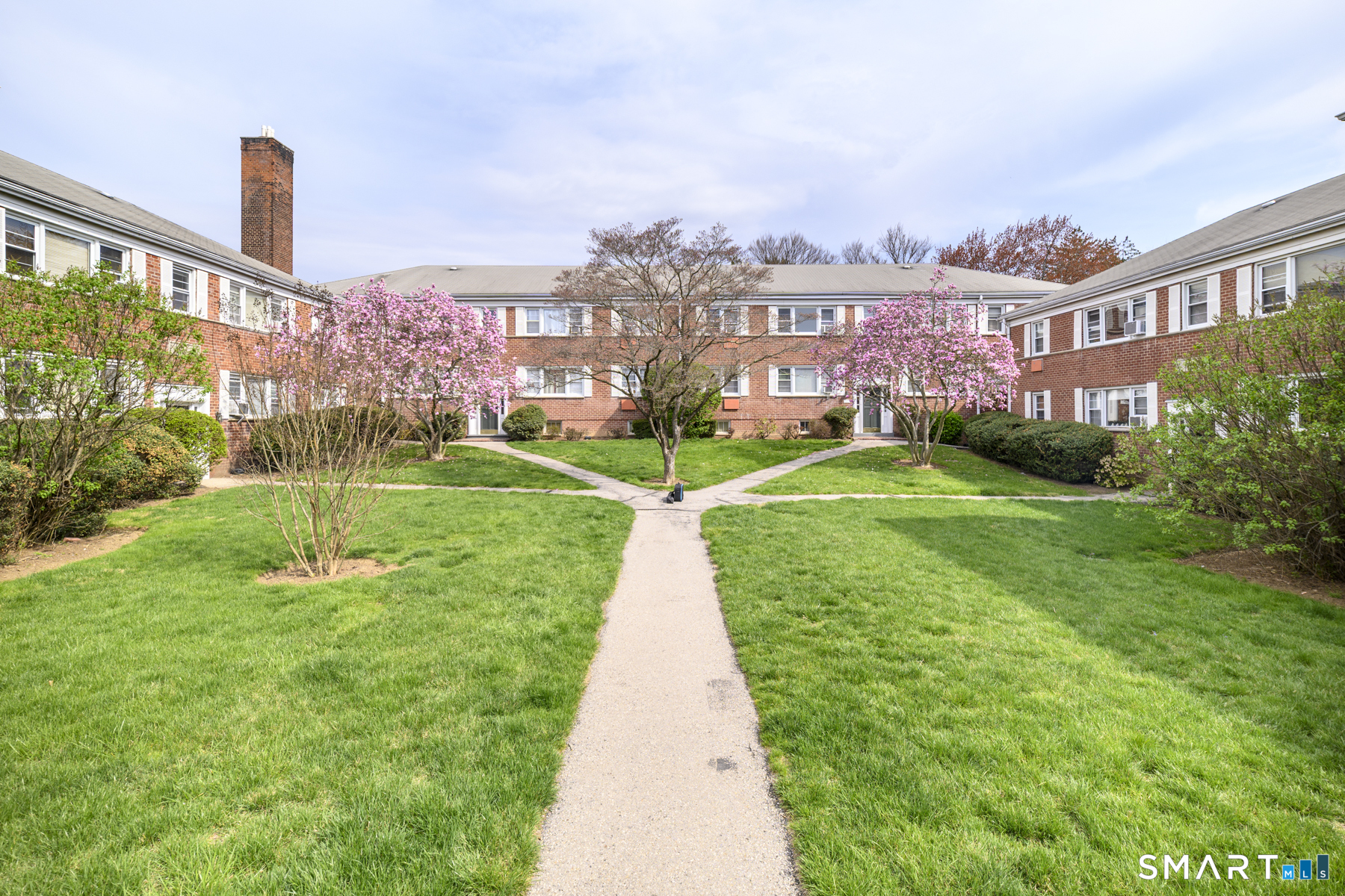 250 Glenbrook Road, Unit 38C Stamford, CT 06906 - Photo 20 of 23 Well maintained complex with paved walkways for your daily strolls.