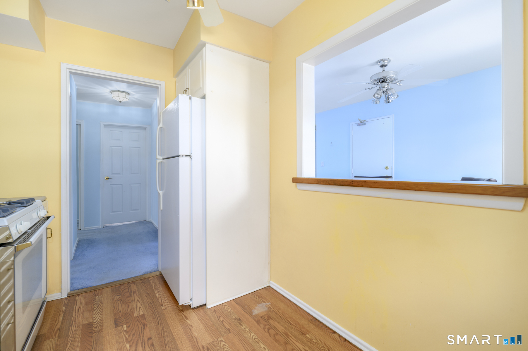 250 Glenbrook Road, Unit 38C Stamford, CT 06906 - Photo 8 of 23 Kitchen