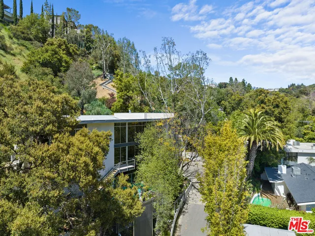 $6,250,000 | 2207 Bowmont Drive, Beverly Hills, CA 90210