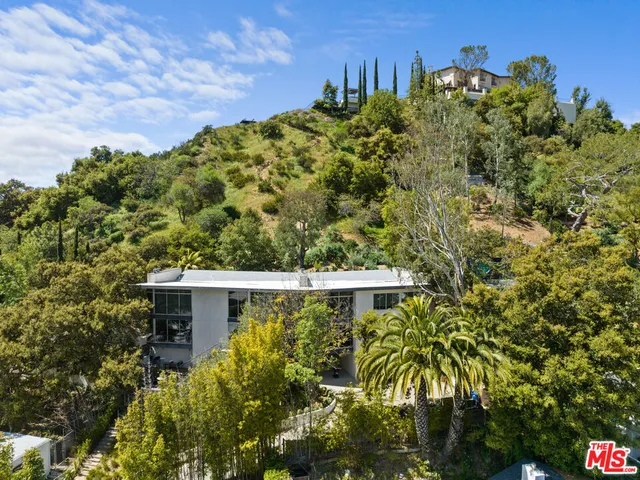 $6,250,000 | 2207 Bowmont Drive, Beverly Hills, CA 90210