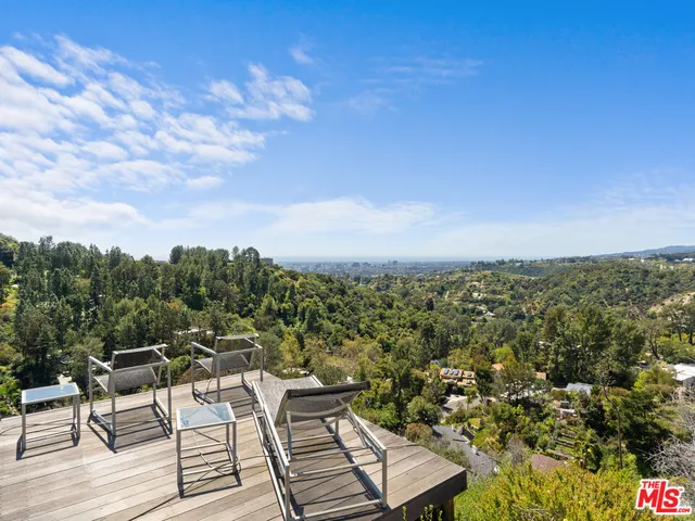 $6,250,000 | 2207 Bowmont Drive, Beverly Hills, CA 90210