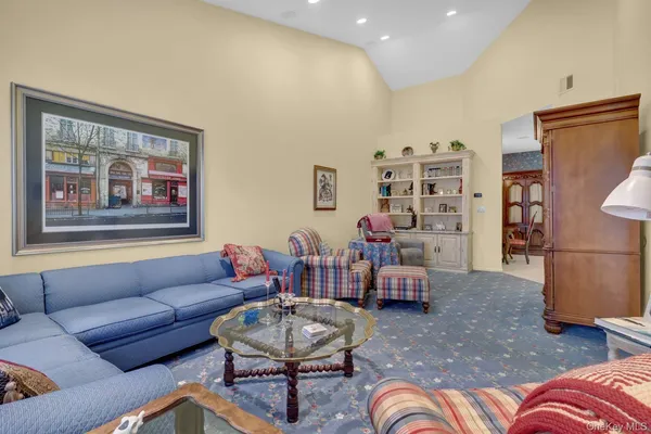 $789,000 | 202 Carriage Lane, Plainview, NY 11803