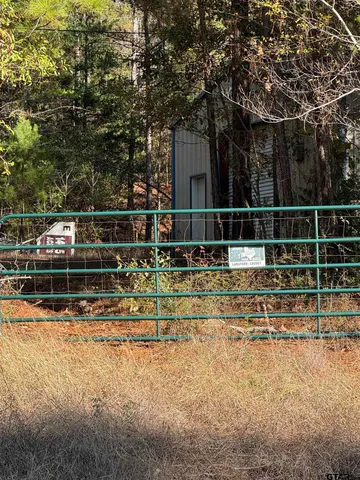 a view of a basket ball court